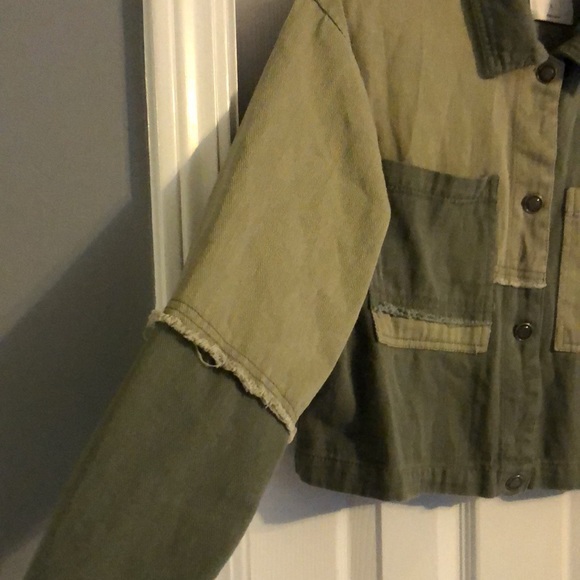 Angel Kiss Los Angeles Cropped Denim Utility Jacket in Color-block Army Green - Picture 5 of 8